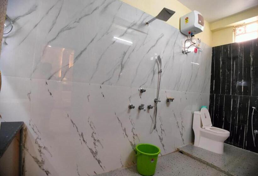 فندق Hindusthan Inn On Beach