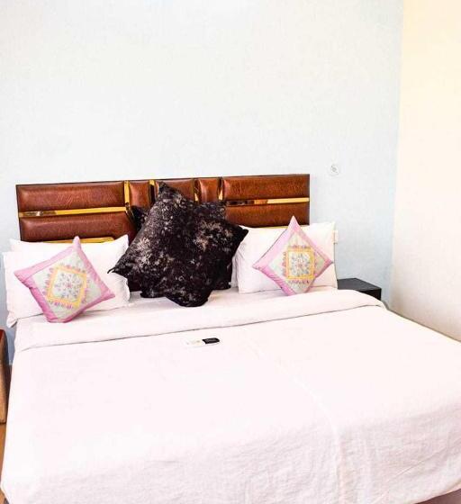 فندق Oyo 90375 Riyasat Cottage