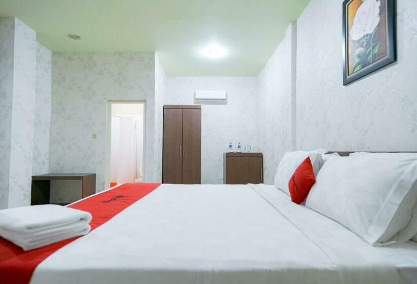 فندق Reddoorz Plus @ Jalan Fl Lumban Tobing Sibolga