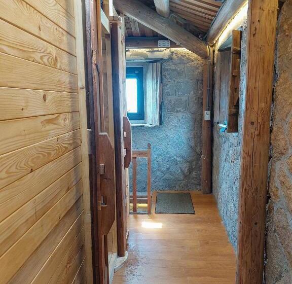 هتل کپسول 芹聚輕旅 Qinju Light Hostel