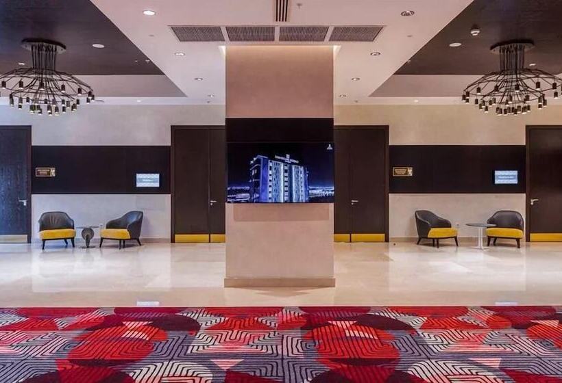 בית מלון כפרי Hilton Samarkand Regency