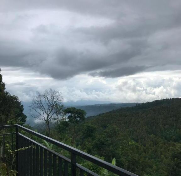 Bed and Breakfast D Rus Hill Munduk