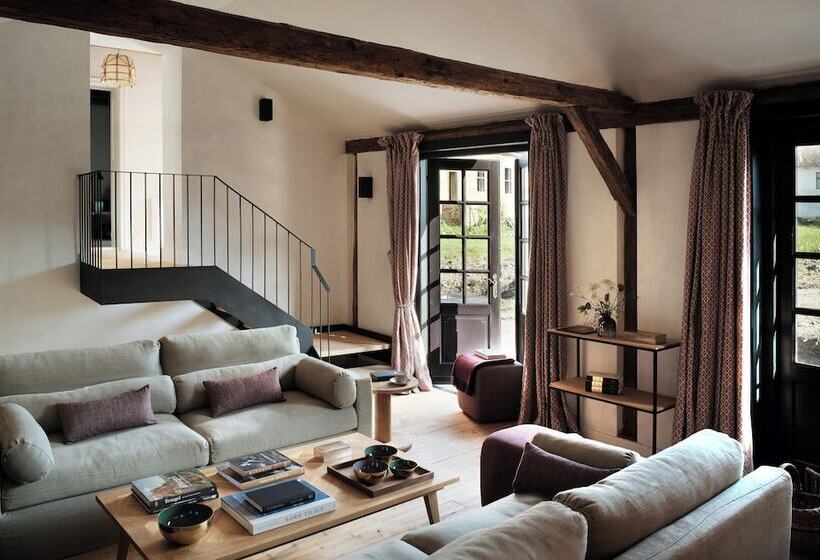 هتل Bethlen Estates Transylvania