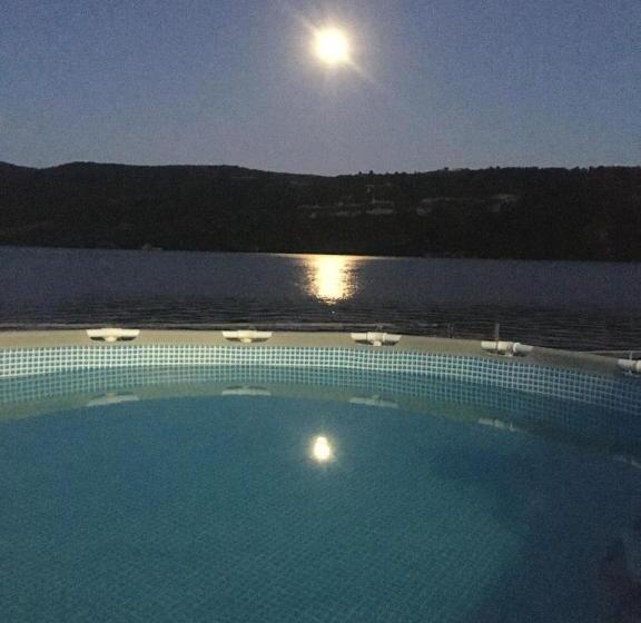 استراحتگاه Casa Soarelui