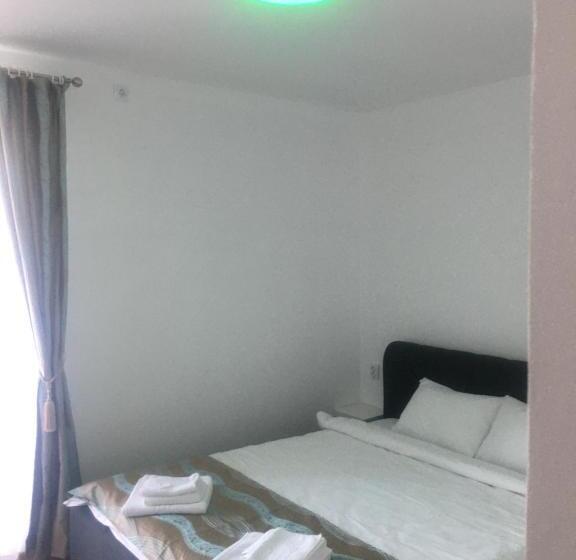 استراحتگاه Casa Soarelui