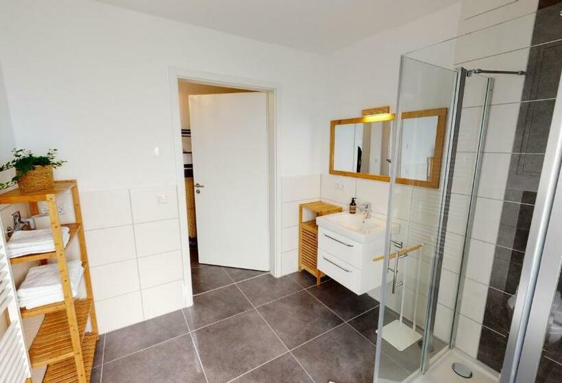 Travel Art Boardinghouse