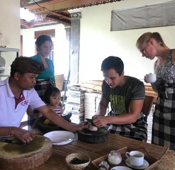 펜션 Arsa Wayan Guest House