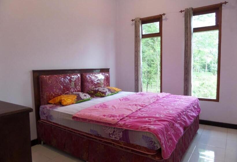פנסיון Km 31 Sujono Guesthouse