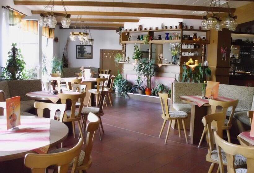 Mucha Ohg Hotel Sembziner Hof