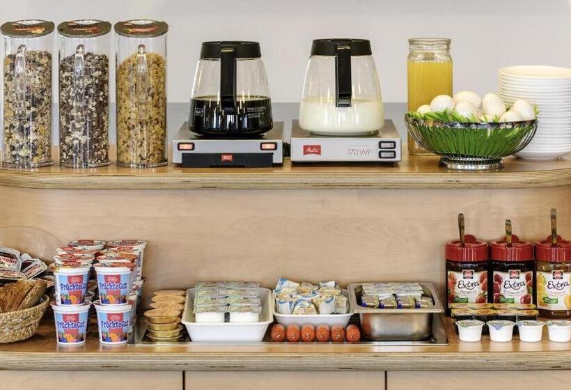 ホテル T3 Budget Berlin Hennigsdorf