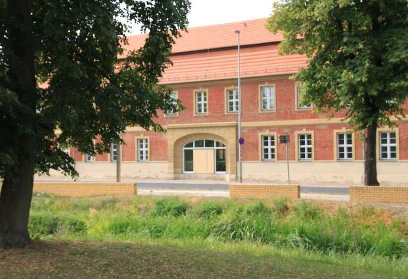 Отель Vierseithof Luckenwalde