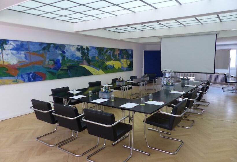 Отель Vierseithof Luckenwalde