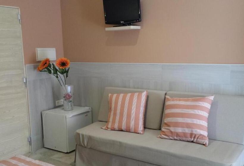 پانسیون Hostal Noli