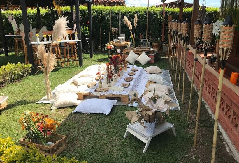 هتل Cabitat Cabañas