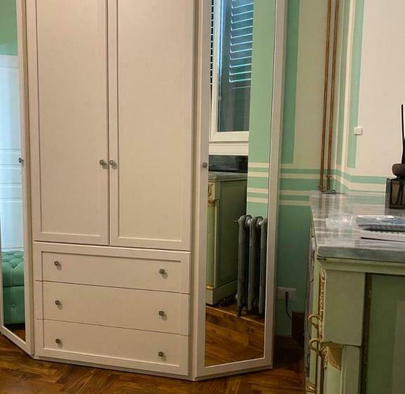 پانسیون Regal House Anzio Manetti 16