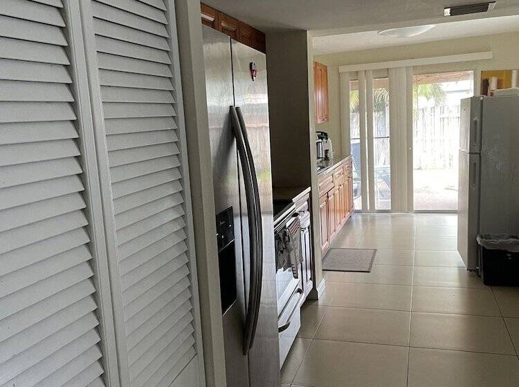 Пансион Cozy Guest House Florida Sunrise