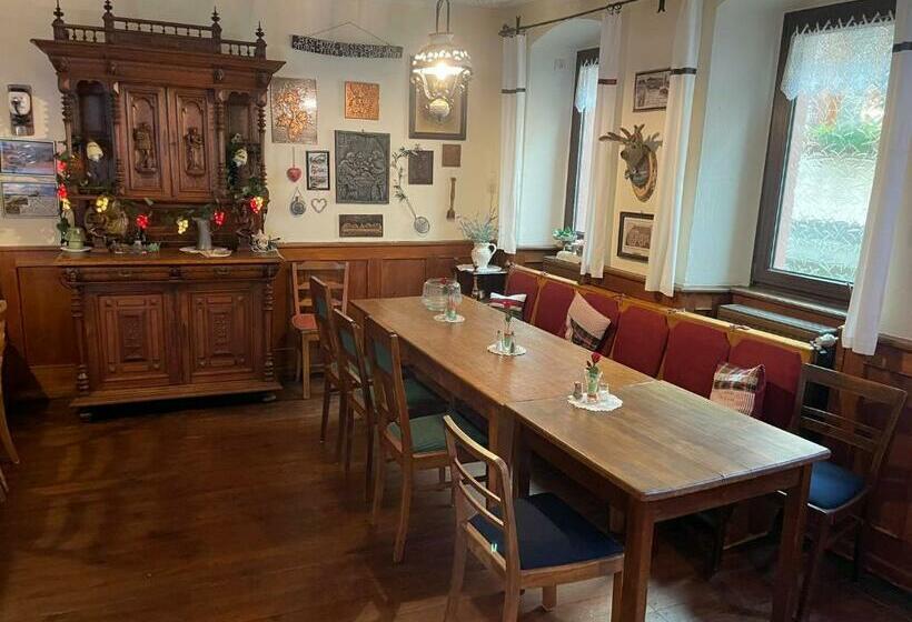 ベッドアンドブレックファースト Gästehaus Grüner Baum