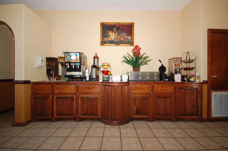 Отель Best Western Plus Emerald Inn & Suites