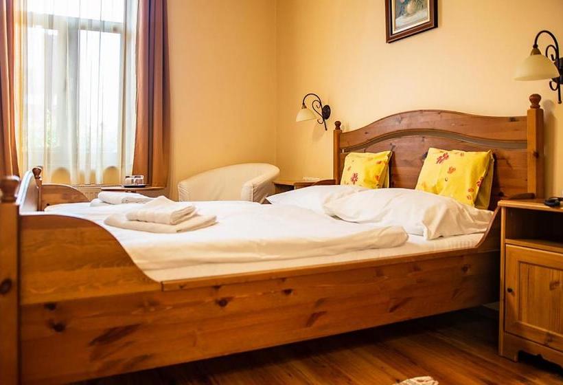 هتل Il Gallo Nero   Fekete Kakas étterem és Panzió