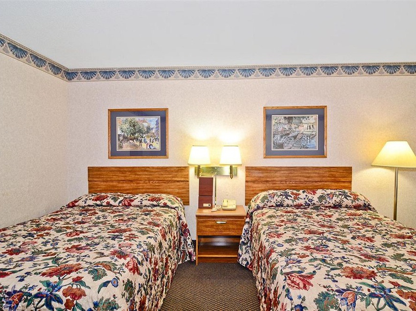 汽车旅馆  The Sanford Inn