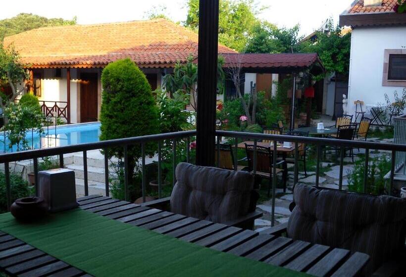 פנסיון Akropolis Guest House