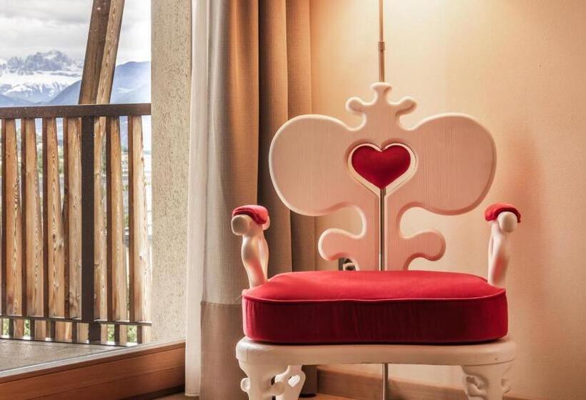 اقامتگاه Art & Design Hotel Napura