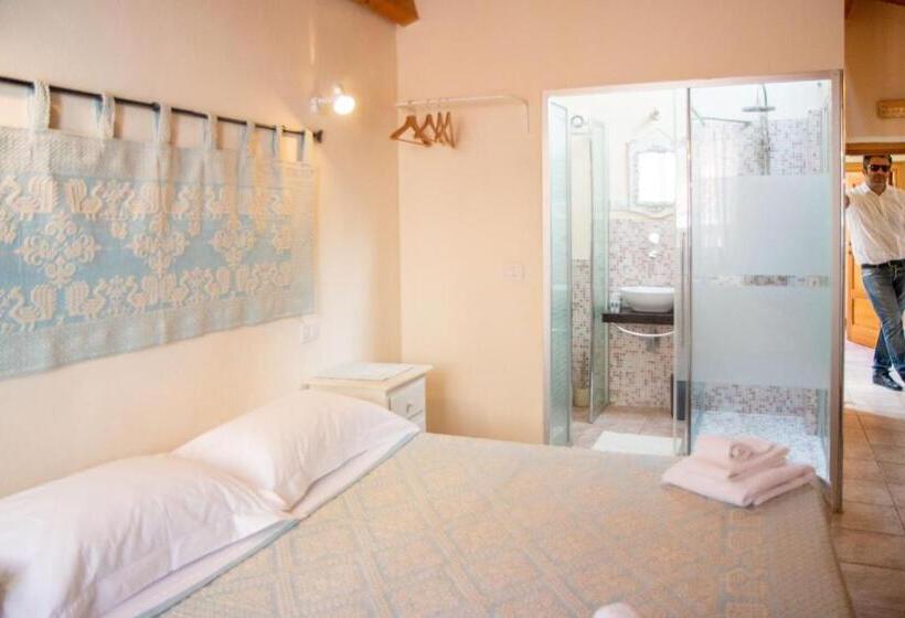 بنسيون La Vecchia Torre