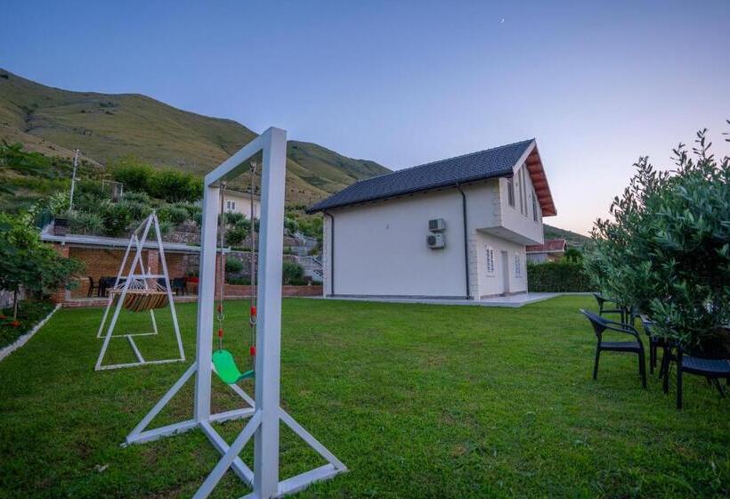 پانسیون Xhuli Guesthouse