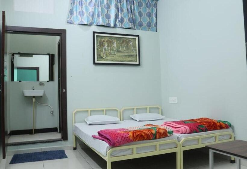 فندق Center Point Kuchaman City