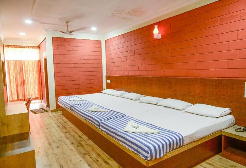 酒店 Parijatha Inn