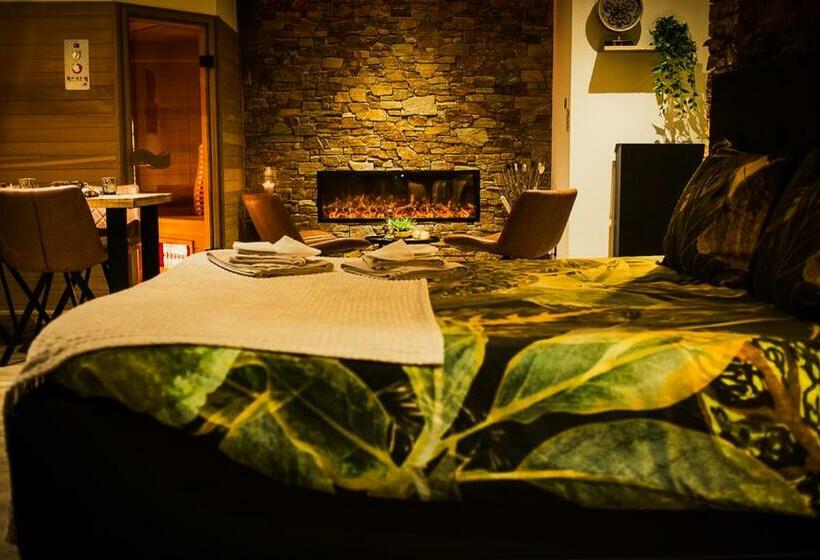 Bed and Breakfast Latizo Privé Wellness