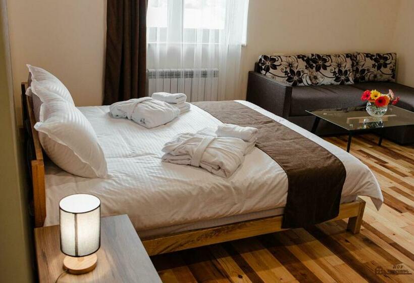 Noy Guest House B&b