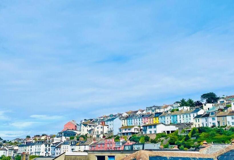 Captains Rest   2 Bedroom Apartment In The Heart Of Brixham