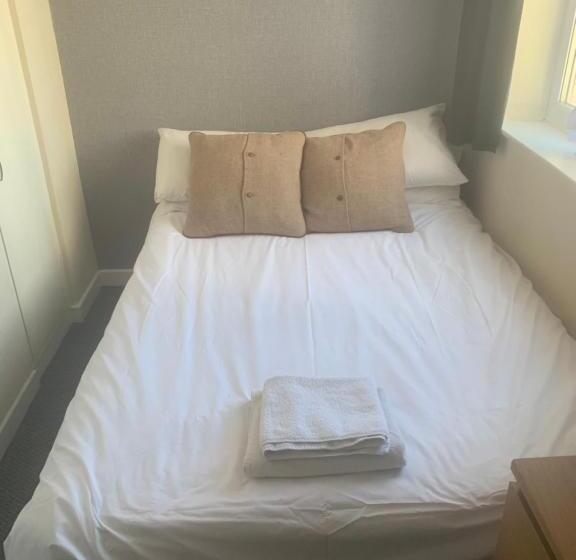 بنسيون The New Macleods Guest House