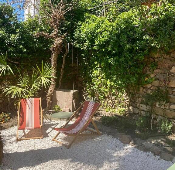 Gîte Le Palmier   Perfectly Located Cosy Studio With Private Garden