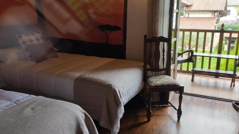 بنسيون Hostal Mendaurpe