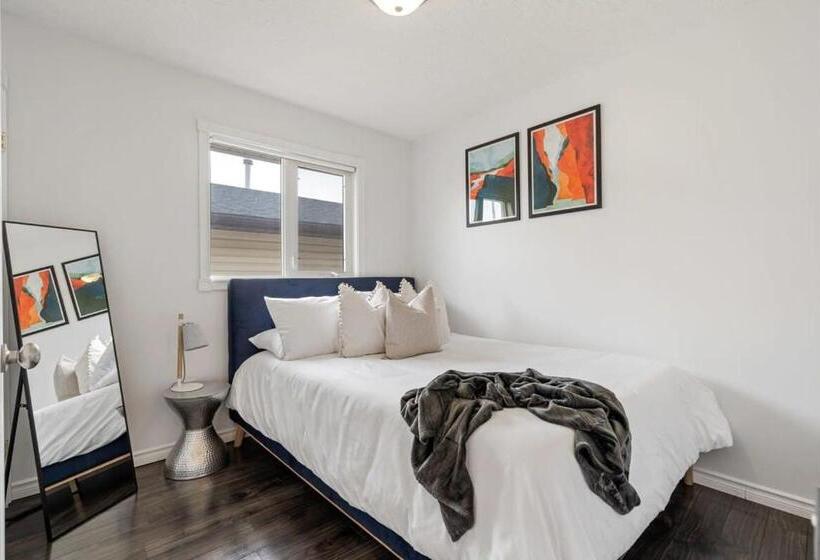 The Jurassic I Sleep 9 I Backyard & Patio I 55 Tv