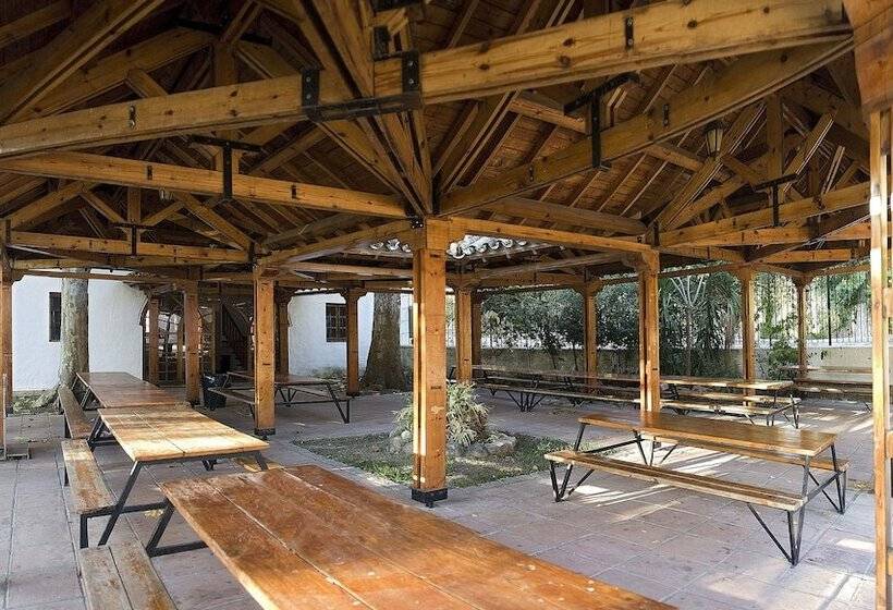 Albergue Inturjoven El Bosque   Hostel