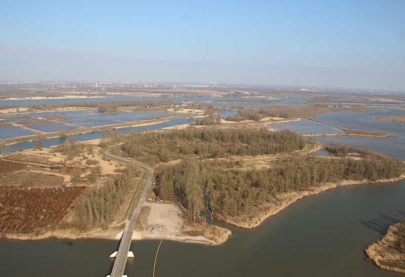 فندق De Brabantse Biesbosch