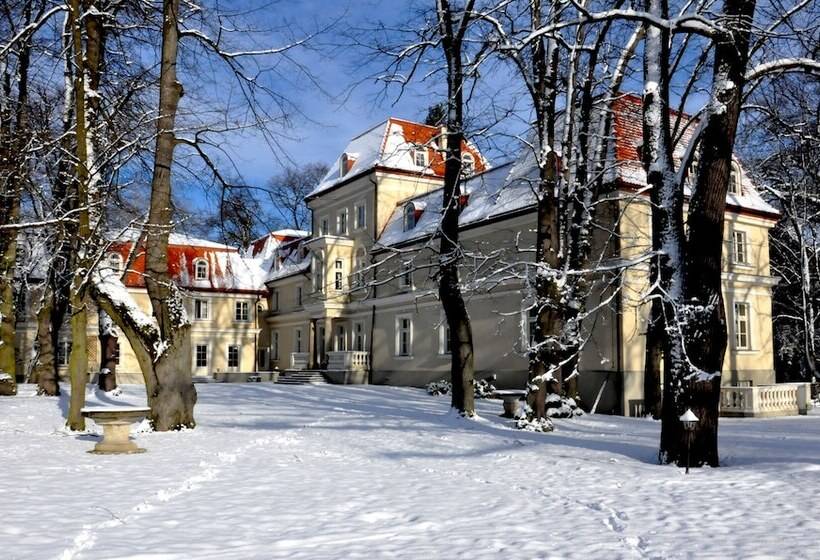 בית מלון כפרי Dwor Sierakow