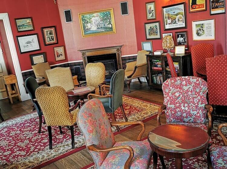 בית מלון כפרי Dwor Sierakow