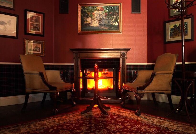 בית מלון כפרי Dwor Sierakow