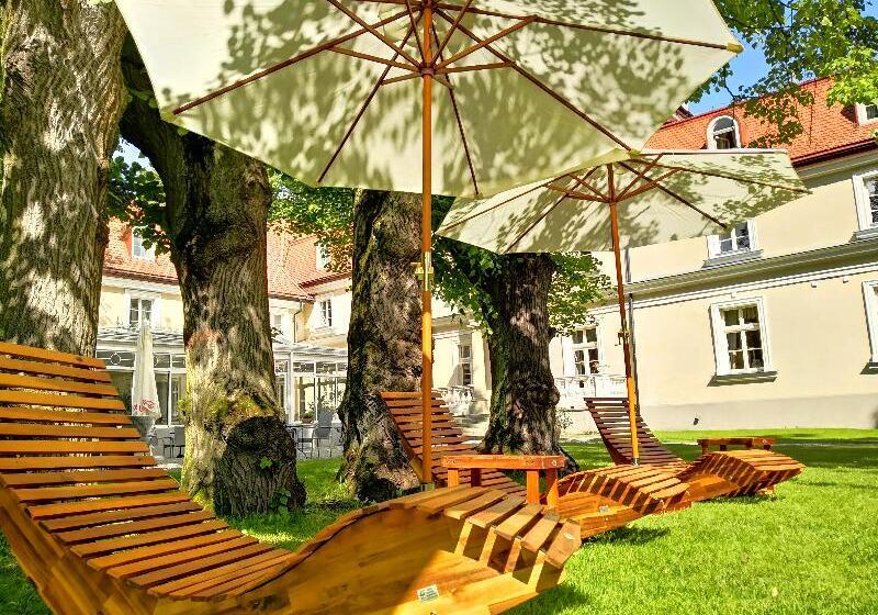 בית מלון כפרי Dwor Sierakow