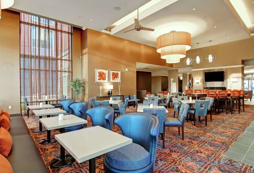 هتل Homewood Suites Ajax, Ontario, Canada