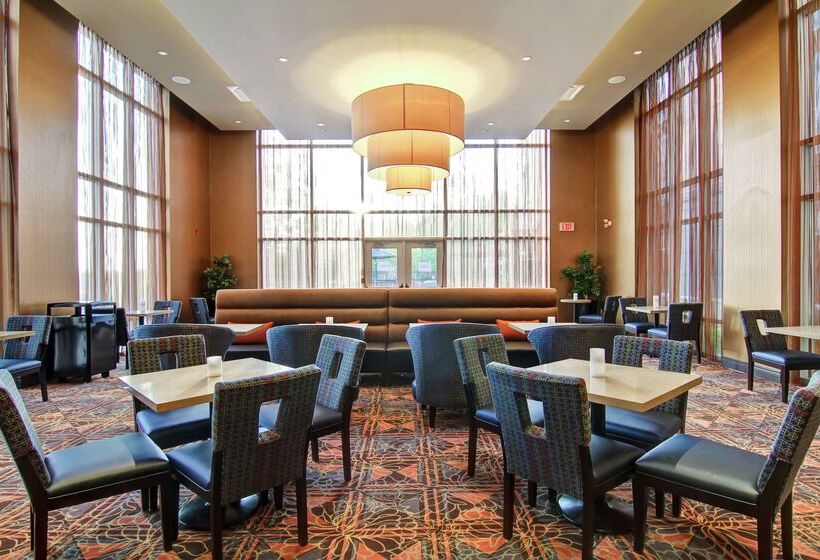 هتل Homewood Suites Ajax, Ontario, Canada
