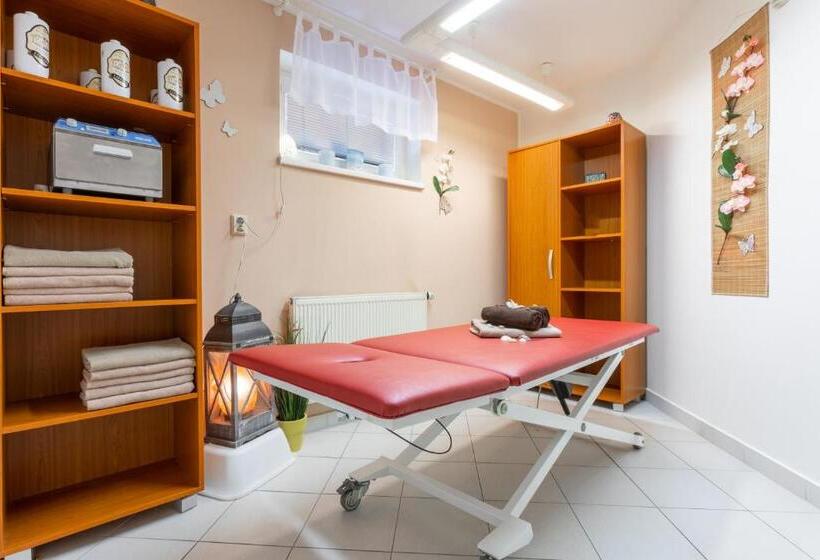 هتل Sanatorium Mariot