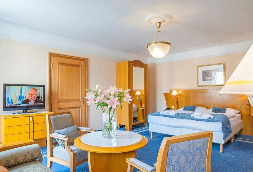 Отель Three Lilies Inkl Aquaforum