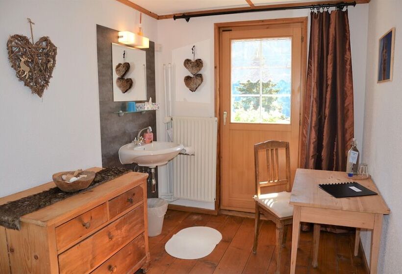 ペンション Gasthaus Alpina