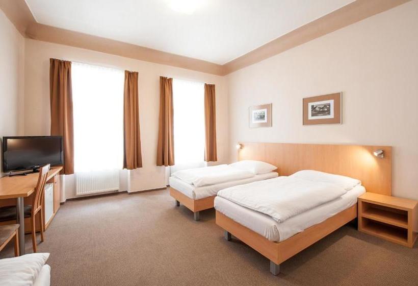 پانسیون V Centru