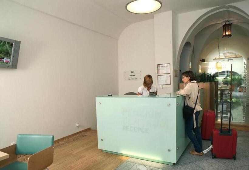 پانسیون V Centru